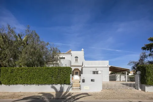 Villa in Coastal Town of Carvoeiro, Algarve -  case vacanza in affitto
