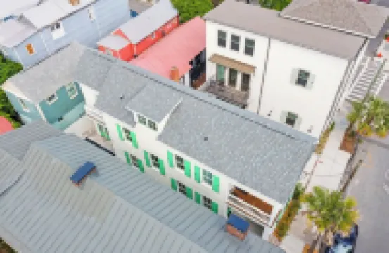 THE DELPHINE Luxury Downtown Charleston Villa, 1 Block to King + Private Pool