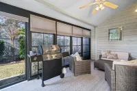 Spacious 3BR/3BA Townhome w/ 1st Floor master