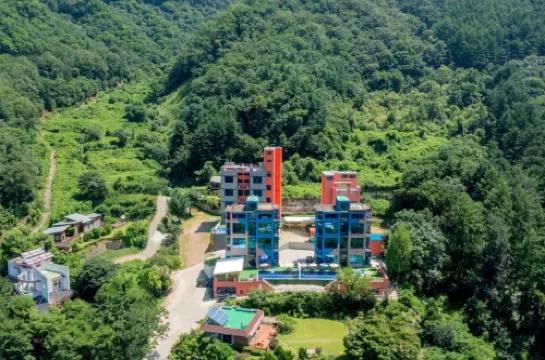 Gapyeong Pool Villa Mountain High