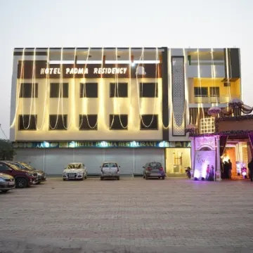 Hotel Padma Residency Отели в г. Датия
