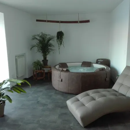 Lakeside apartment located in historic center with wonderful views