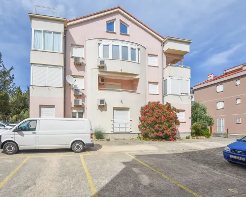 Apartment Alice Hotels in Pakoštane