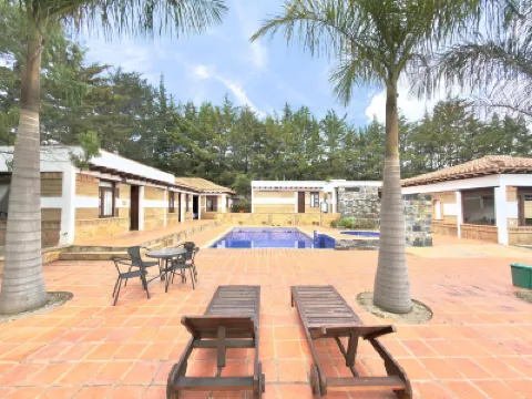 Hacienda Cascanueces โรงแรมใน