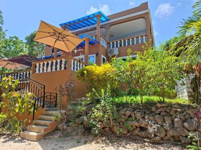 Rocks Villa Homestay