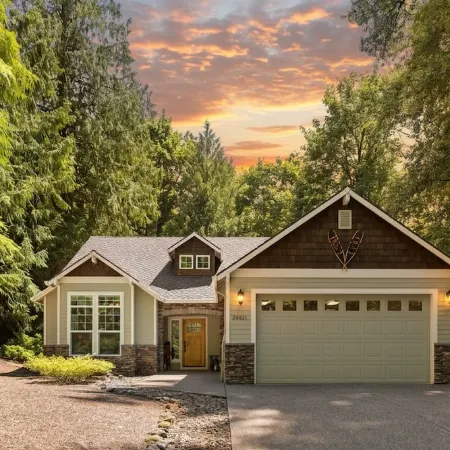 Spacious Mt. Hood Escape - Hot Tub • Sleeps 10 • Game Room • EV2 Charger