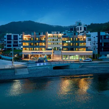 Geoje Island Paraiso Kids & Pool Villa Spa Pension Отели рядом с достопримечательностью «Тематический бамбуковый парк «Мэнджонджук»»