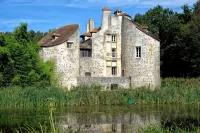 Brit Hotel Baillet-en-France - Airport Shuttle
