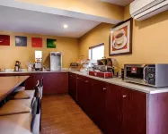 Comfort Suites Louisville East - Aamiainen