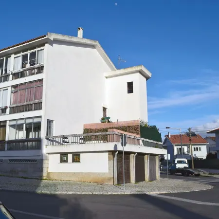 Comfortable, sunny & cozy near the beach and close to Lisbon
