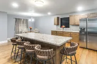 Walk to Tift Regional Health! Refined Home w/ Yard - 3-Sterne