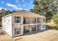 Upstairs Newly Built Condo at Diamondhead Country Club - Walk to the Clubhouse