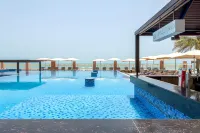 Radisson Blu Hotel and Resort, Sohar - プール