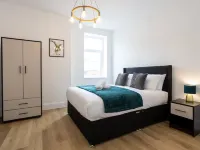 NEW Spacious Flat Ideal for Business Sleeps 4 Hotels in Worsley