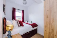 Stunning Home Perfect for Groups Free Parking - balcony