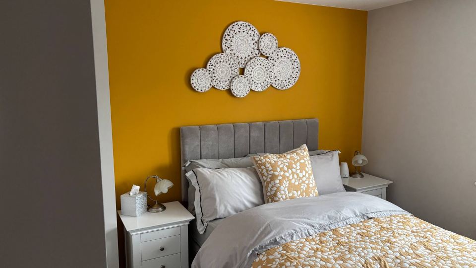 Quiet Double Bedroom in Residential Property