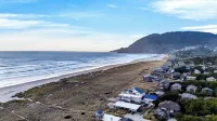 Magic Tree House by Avantstay Fire Pit + Deck + Movie Room Walk to the Beach - Homestays