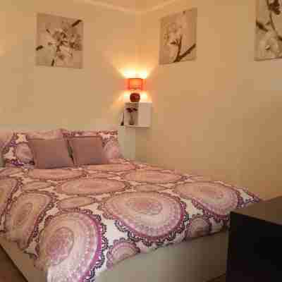 Modern Bayeux Hideaway Rooms