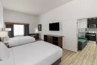 La Quinta Inn & Suites by Wyndham Laredo Airport