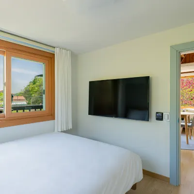 Yeoju Casabella J-Stay Отели рядом с достопримечательностью «Поле для гольфа Oak Valley Resort»