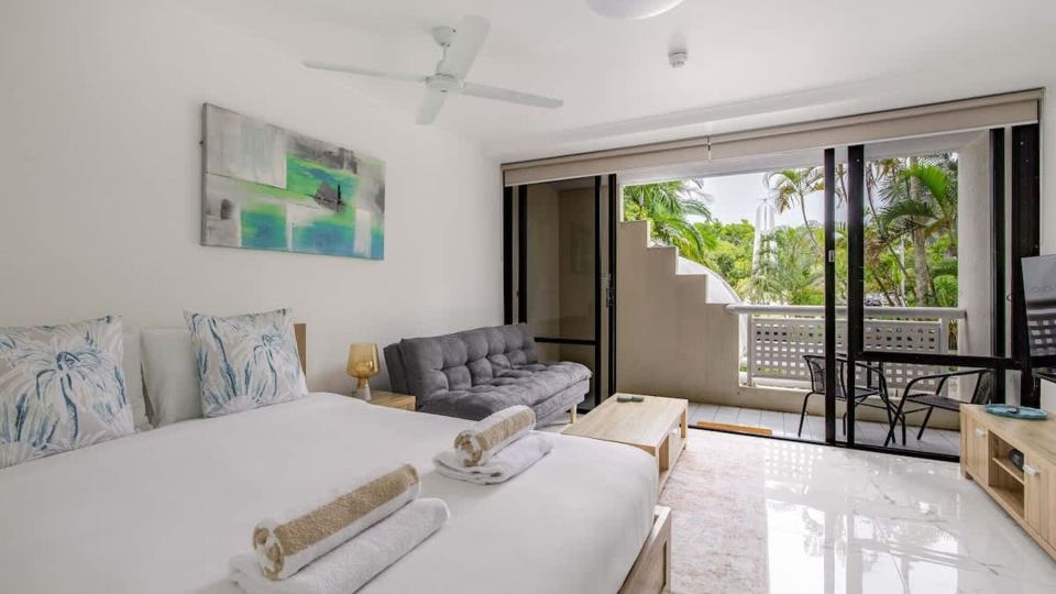 Easy Stay Pool Esplanade Views