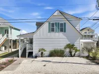Sea la VIE 3 Bedroom Home by RedAwning - parking