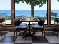 Driftwood Inn Hotels in Sechelt