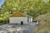 Sleek Hillside Getaway in Brevard, Dogs Welcome! - 3-Star