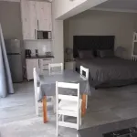 Diaz Guesthouse - بار