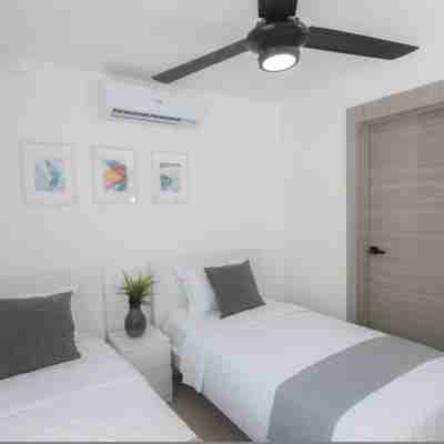Rooftop Jacuzzi Condo Free Electricity Rooms