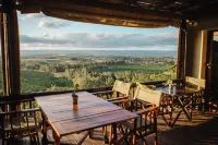 Hitgeheim Country Lodge - Mountain view