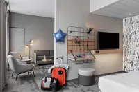 Moxy Duesseldorf City - 3-Star