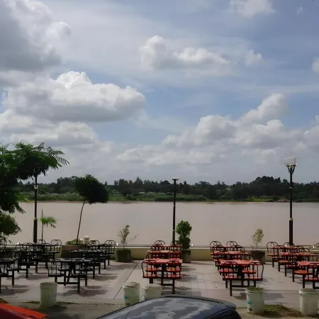 Hotel O G Home Hotel, Kota Bharu, Kelantan. Отели рядом с достопримечательностью «Военный музей»