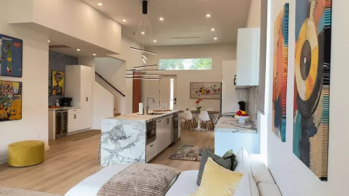 New Modern St Pete Home Near Downtown Beaches - Bungalows