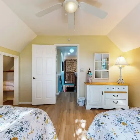 Lovely 2-story Home With Upper & Lower Decks, Gorgeous Lake & Hill Country Views