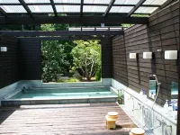 Gallery Court Ofa Atu - Hot Springs