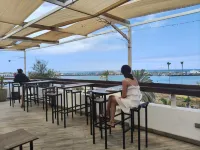 Ocean Nomads Hostel - Hostels