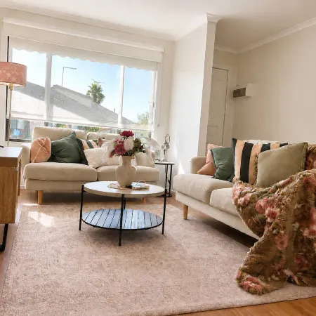 Holiday House in Laverton Modern Comfort ,Walk to Train Station,Car Hire Option