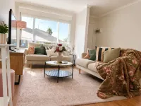 Holiday House in Laverton Modern Comfort ,Walk to Train Station,Car Hire Option - Holiday bungalows