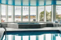Belfast Harbor Inn - Pools