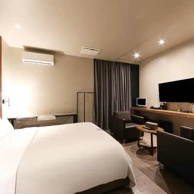Day Nice Hotel Các khách sạn gần Bảo tàng Hanji
