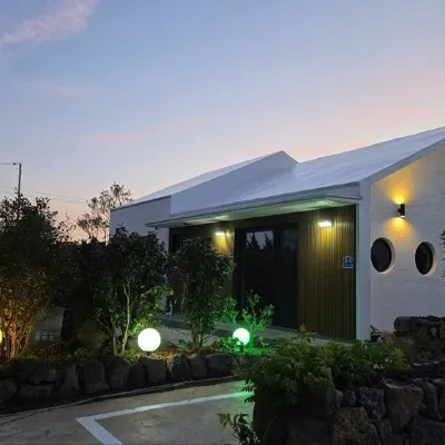 Jeju Gallery House 思索の庭園周辺のホテル