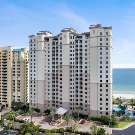 Indigo 504E BeachFront!Bonus Den,Best View&Amenities Huge Pool!HotTub Pickleball