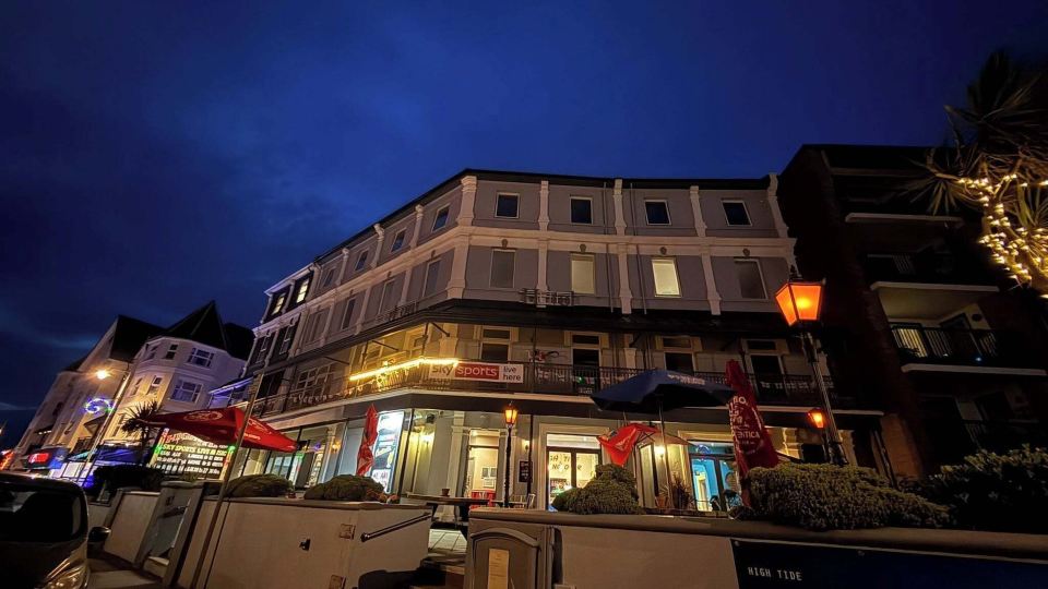 The Carlton Hotel