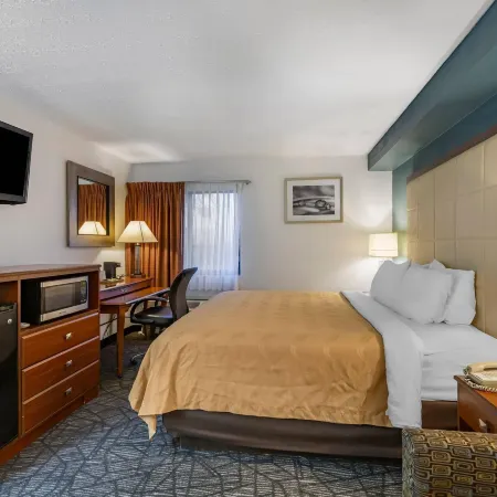 Quality Inn Austintown-Youngstown West