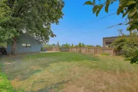 Walk to Dtwn Sandpoint! Family Gem w/ Patio & Yard - Wifi