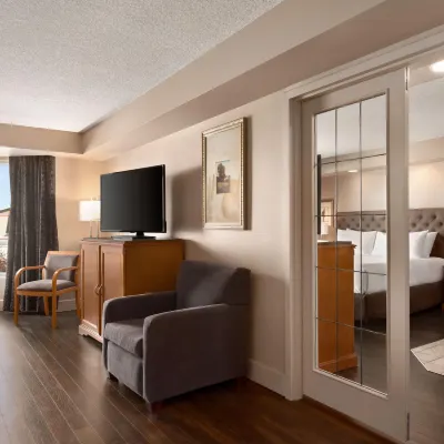 Royal Hotel West Edmonton, Trademark Collection by Wyndham Hotels near Casino Yellowhead