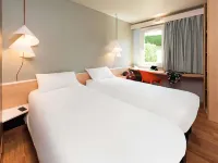 Hôtel Ibis Montélimar Nord - Pools
