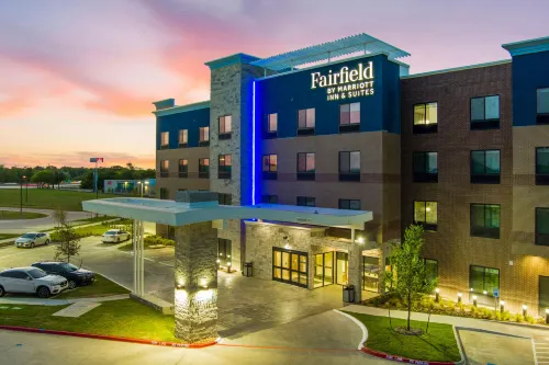 Fairfield Inn & Suites Corinth South Denton Area - Parking