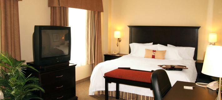 Hampton Inn & Suites by Hilton Laval Hotels in Laval